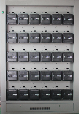 110 V-240 V Cree Led Reflektor Rechargeable Rack 30 jednostek z prywatnymi szafkami